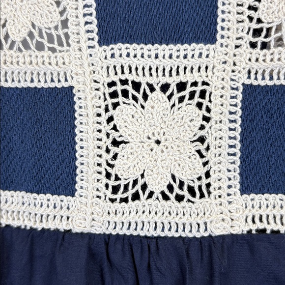 Entro Navy Blouse with Cream Crochet Insert Puff Sleeve BLOUSE Size Large - Picture 10 of 10